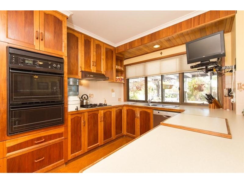 33 Ginquam Avenue, Nichols Point VIC 3501