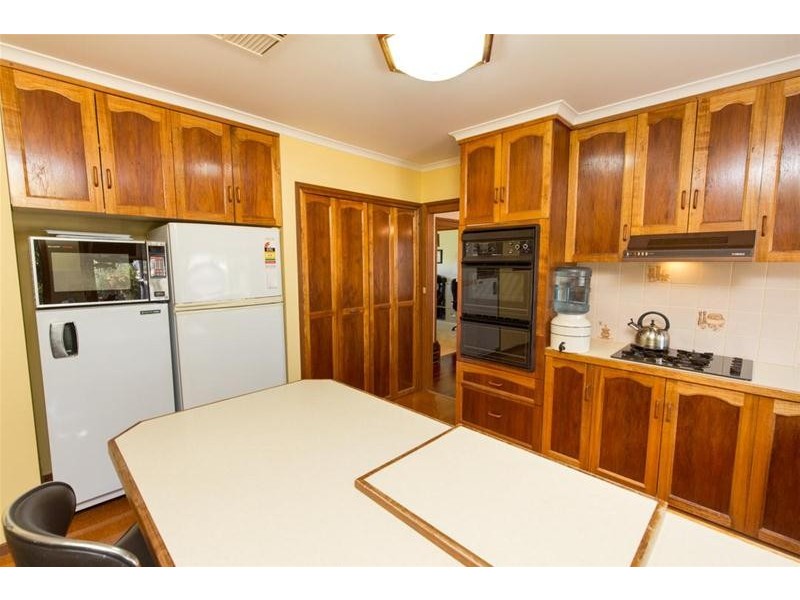 33 Ginquam Avenue, Nichols Point VIC 3501