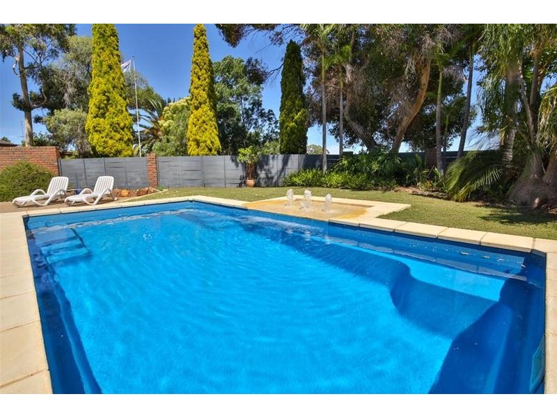 33 Ginquam Avenue, Nichols Point VIC 3501