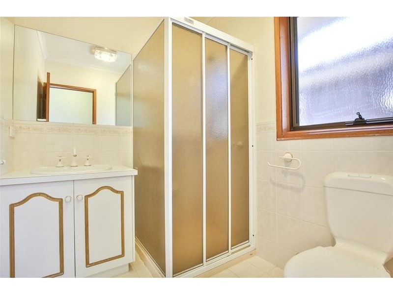 33 Ginquam Avenue, Nichols Point VIC 3501