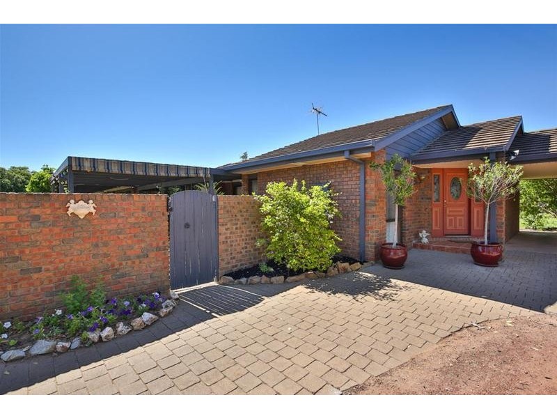 33 Ginquam Avenue, Nichols Point VIC 3501