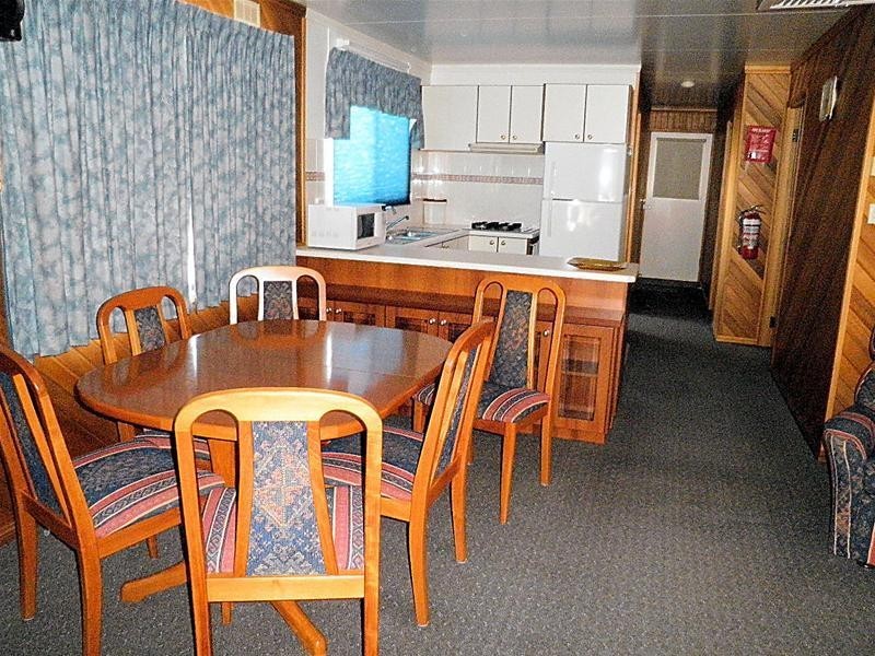 Farraway Houseboat – Old Wentworth Road, Yelta VIC 3505