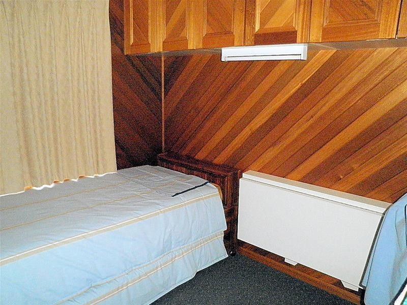 Farraway Houseboat – Old Wentworth Road, Yelta VIC 3505