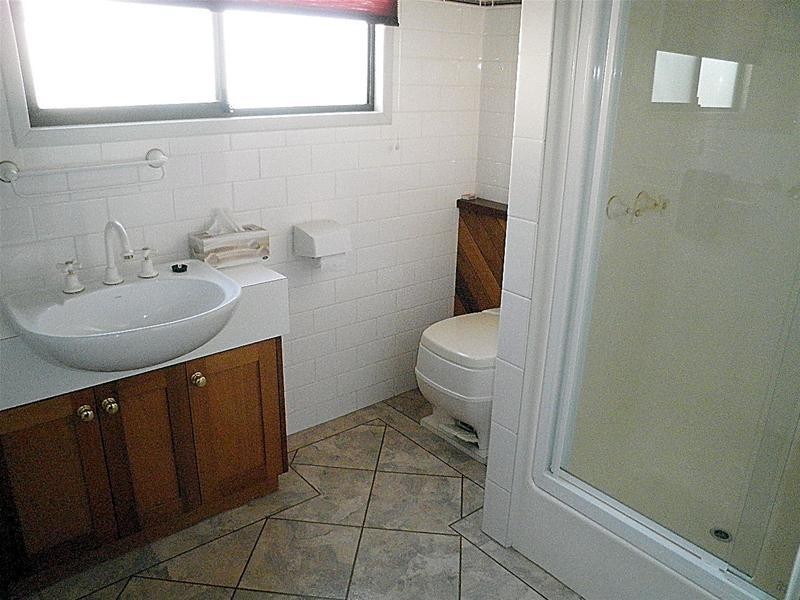 Farraway Houseboat – Old Wentworth Road, Yelta VIC 3505