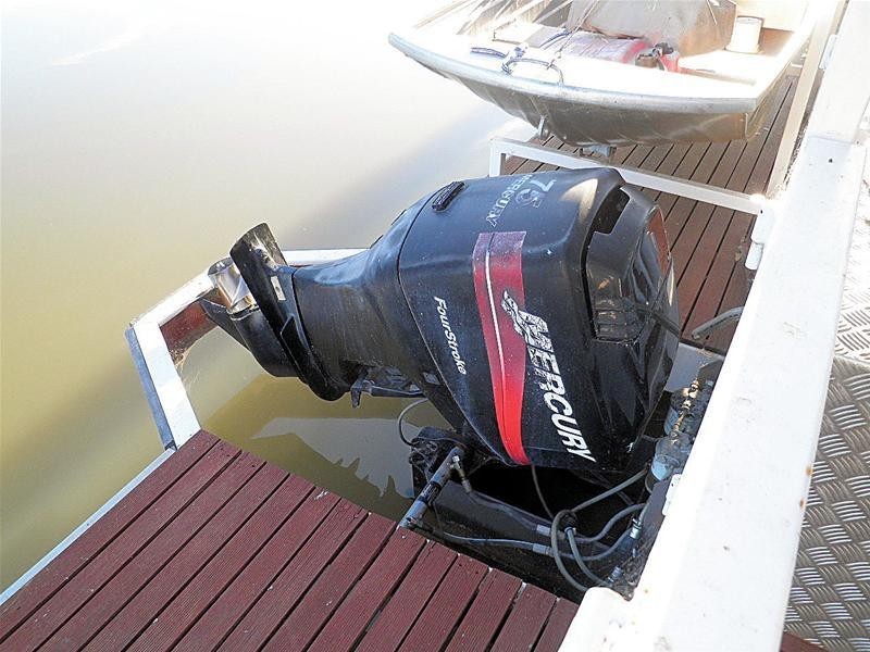 Farraway Houseboat – Old Wentworth Road, Yelta VIC 3505