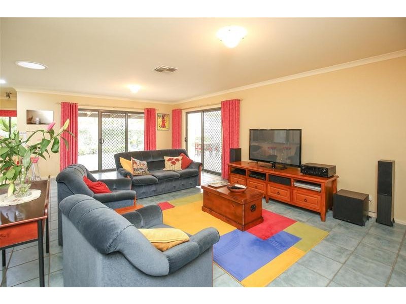 8 Wadsworth Drive, Gol Gol NSW 2738