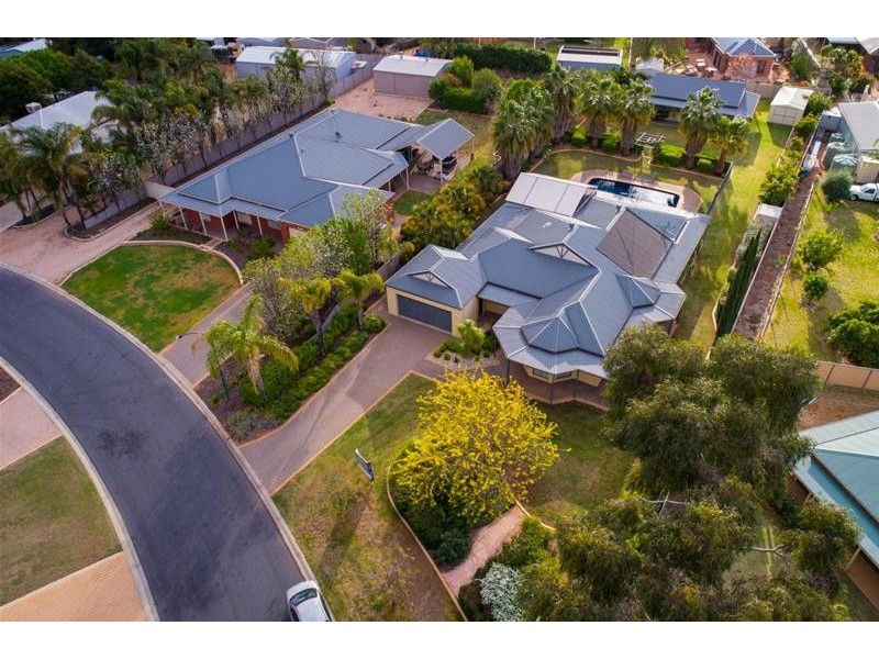 8 Wadsworth Drive, Gol Gol NSW 2738
