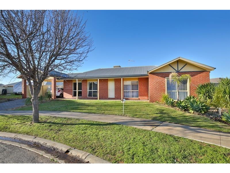 4 Lancaster Court, Mildura VIC 3500