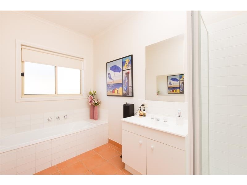 4 Lancaster Court, Mildura VIC 3500