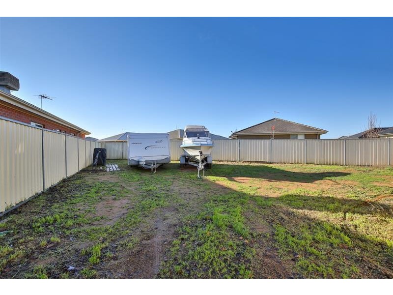 4 Lancaster Court, Mildura VIC 3500