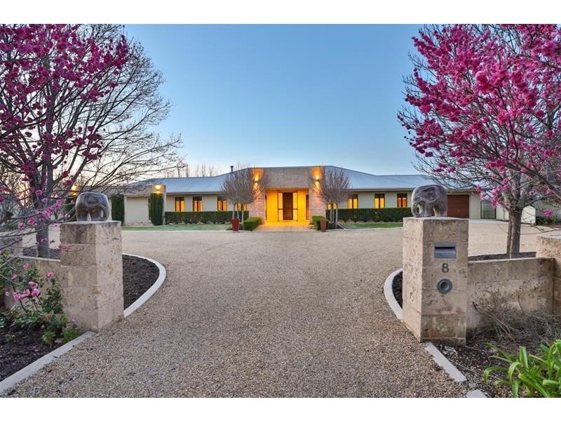 8 Grandview Way, Mildura VIC 3500