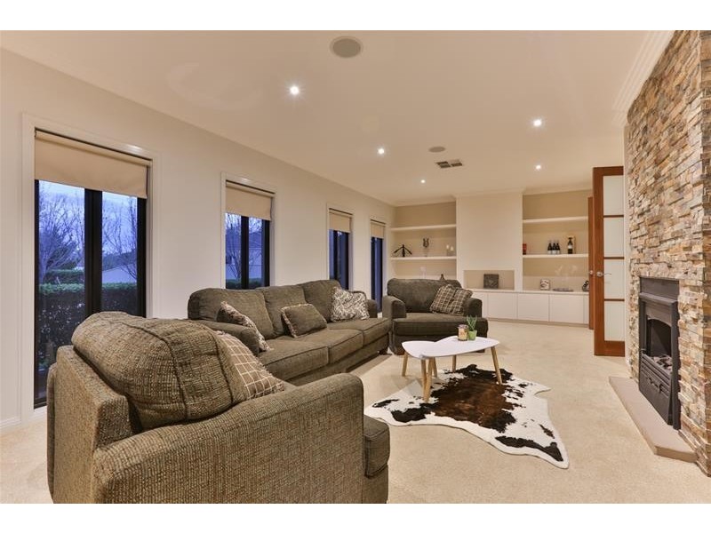 8 Grandview Way, Mildura VIC 3500