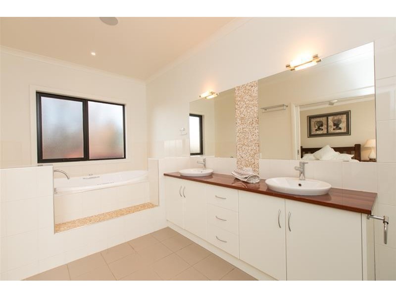 8 Grandview Way, Mildura VIC 3500