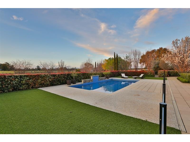 8 Grandview Way, Mildura VIC 3500