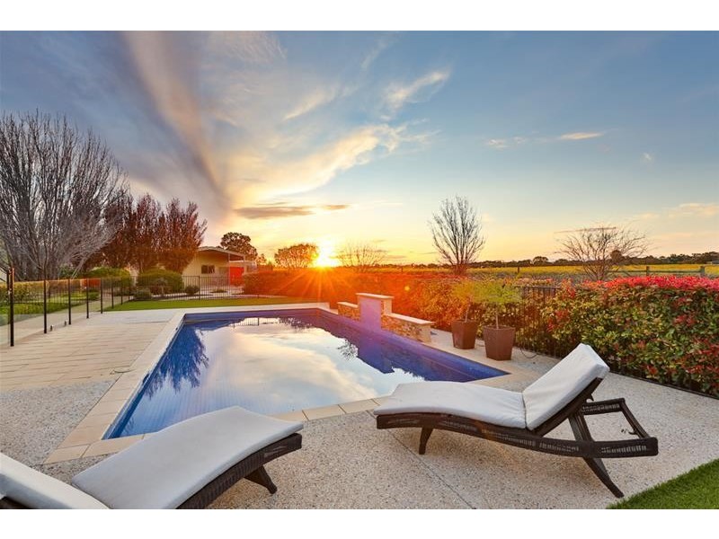 8 Grandview Way, Mildura VIC 3500
