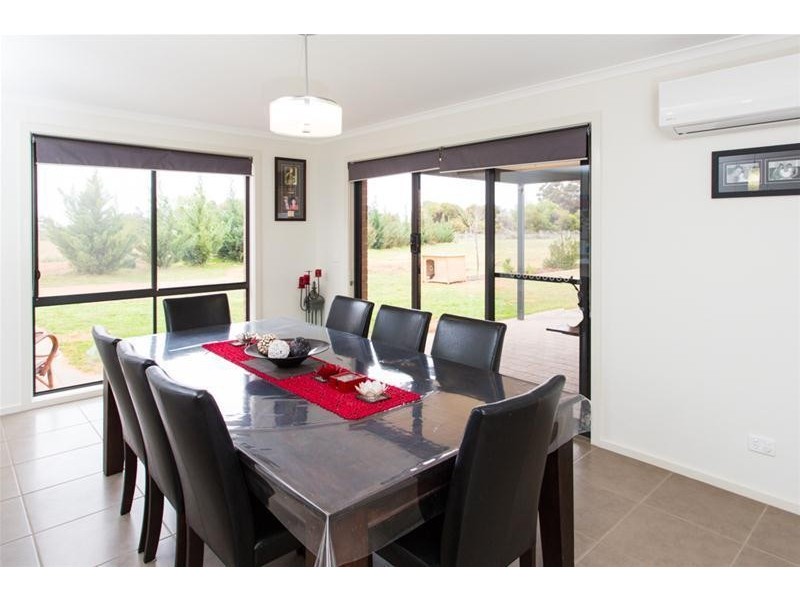 10 Garrett Court, Birdwoodton VIC 3505