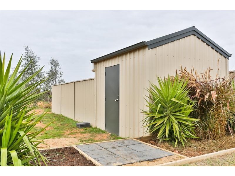 10 Garrett Court, Birdwoodton VIC 3505