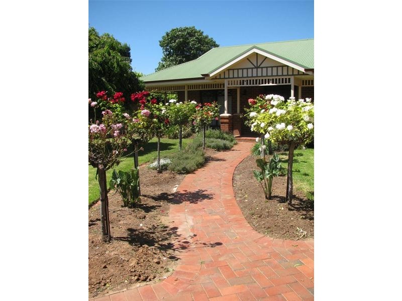 4 Damien Court, Mildura VIC 3500