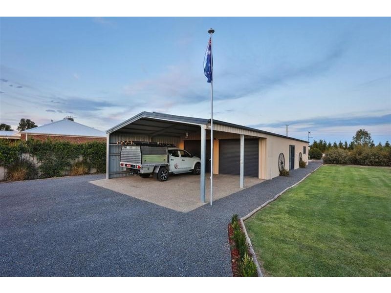 7 Garrett Court, Birdwoodton VIC 3505