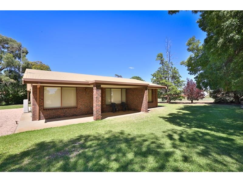 6 Dickies Road, Birdwoodton VIC 3505