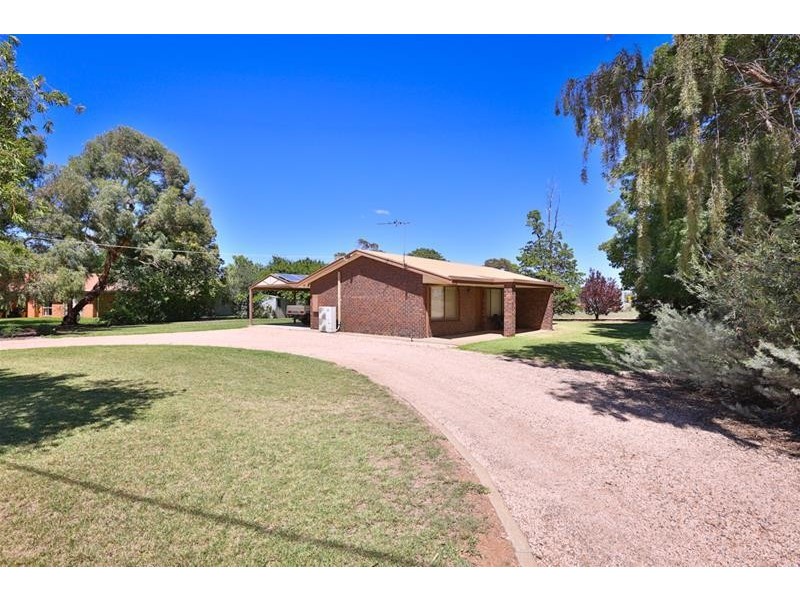 6 Dickies Road, Birdwoodton VIC 3505