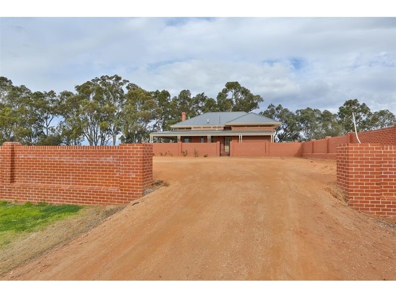 209 West Road, Buronga NSW 2739