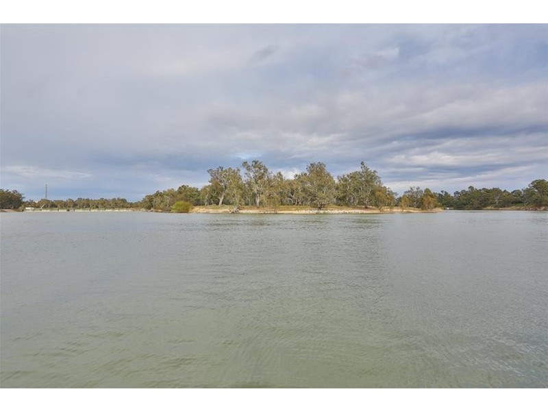 209 West Road, Buronga NSW 2739