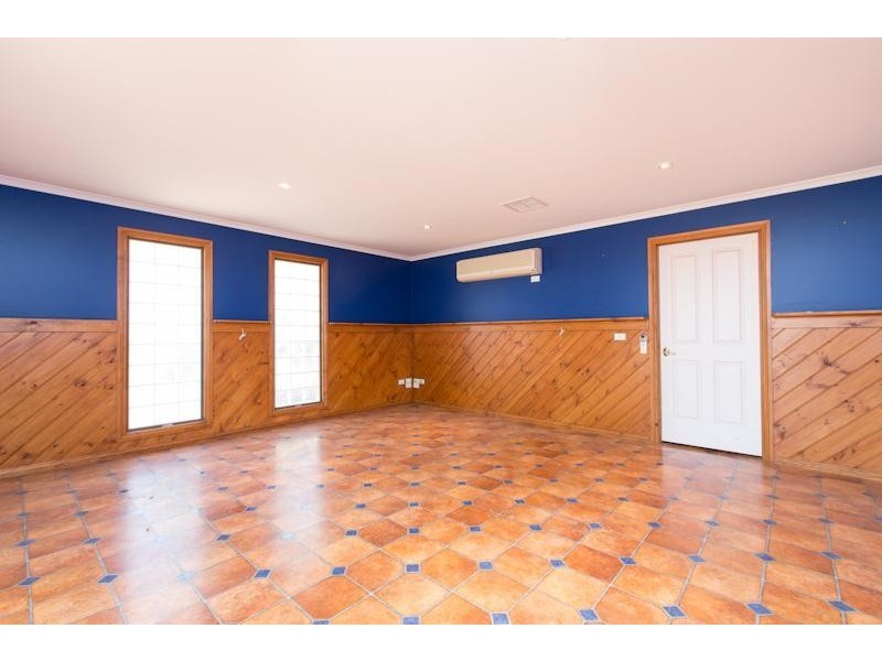 213 Oak Avenue, Mildura South VIC 3501