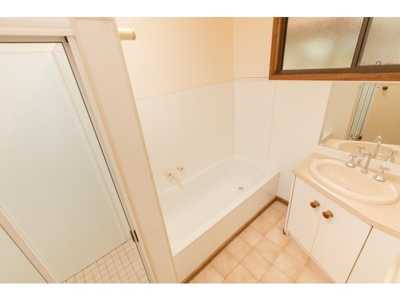 213 Oak Avenue, Mildura South VIC 3501