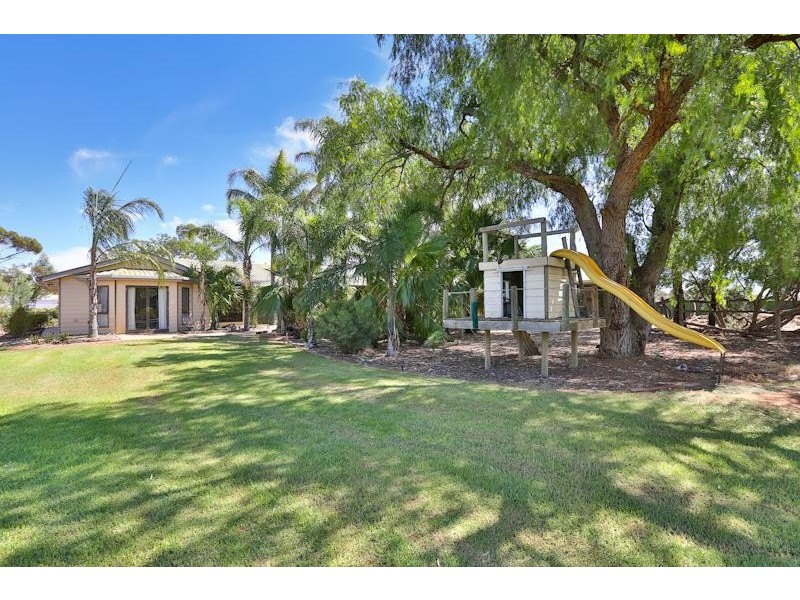 213 Oak Avenue, Mildura South VIC 3501