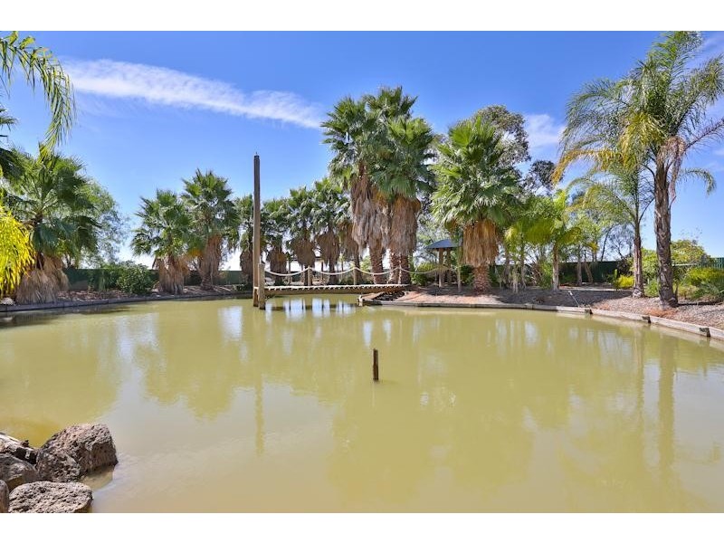 213 Oak Avenue, Mildura South VIC 3501