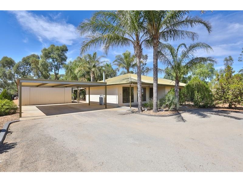213 Oak Avenue, Mildura South VIC 3501
