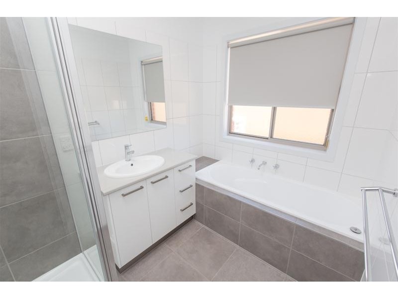 2/43 Betty Krake Drive, Red Cliffs VIC 3496