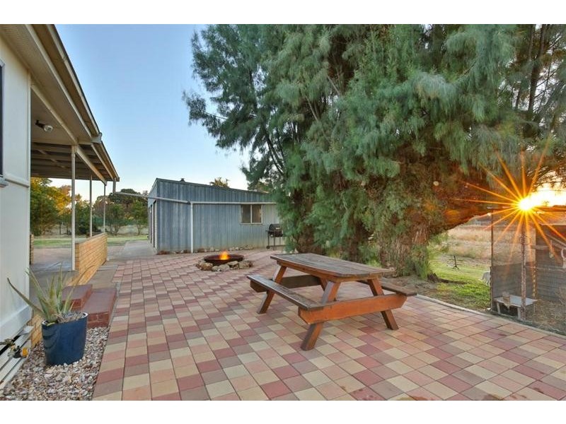 393 Koorlong Avenue, Irymple VIC 3498