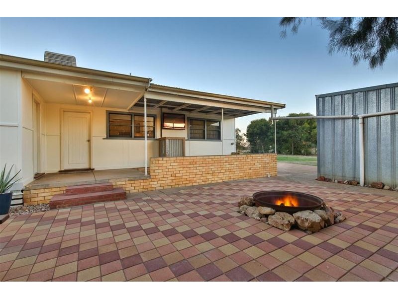 393 Koorlong Avenue, Irymple VIC 3498