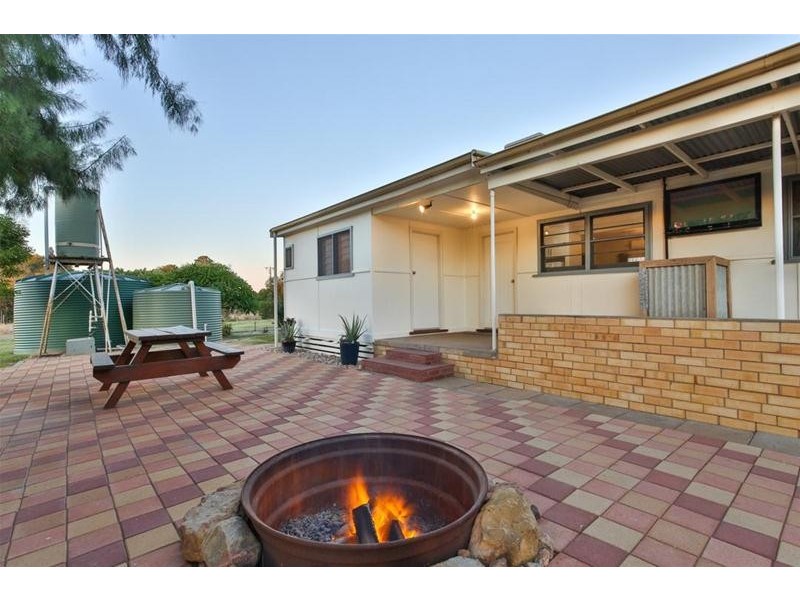 393 Koorlong Avenue, Irymple VIC 3498