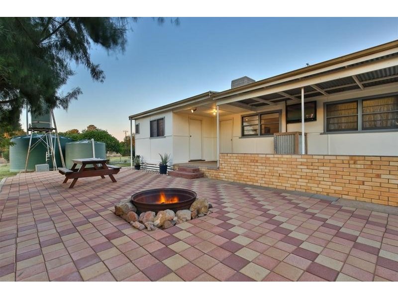 393 Koorlong Avenue, Irymple VIC 3498