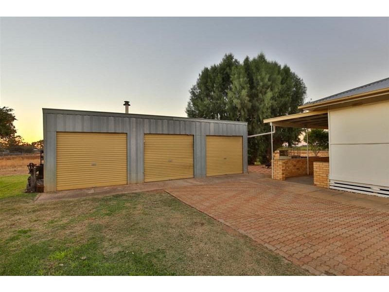 393 Koorlong Avenue, Irymple VIC 3498