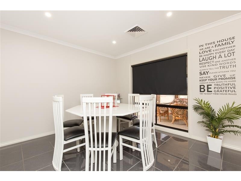 27 Palm Springs Drive, Mildura VIC 3500