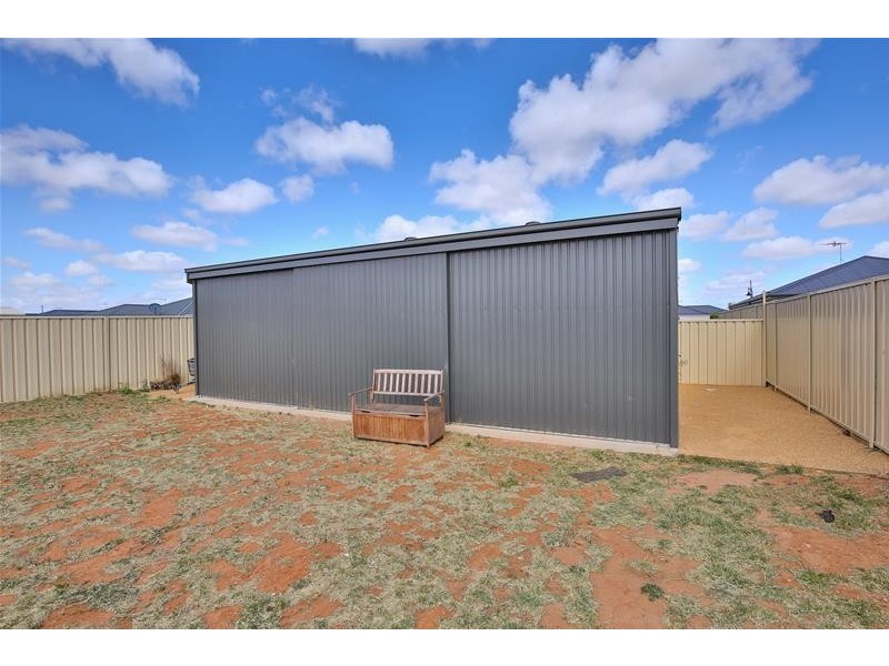 27 Palm Springs Drive, Mildura VIC 3500