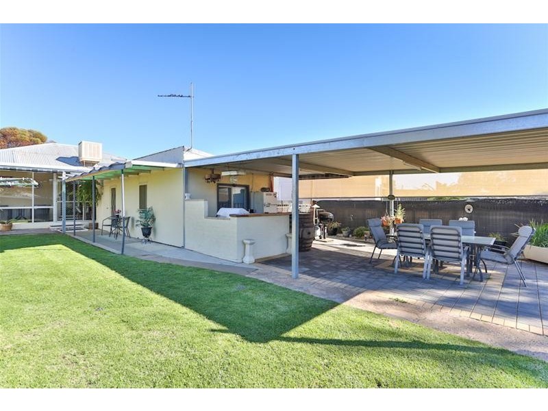 4 Victoria Court, Mildura VIC 3500