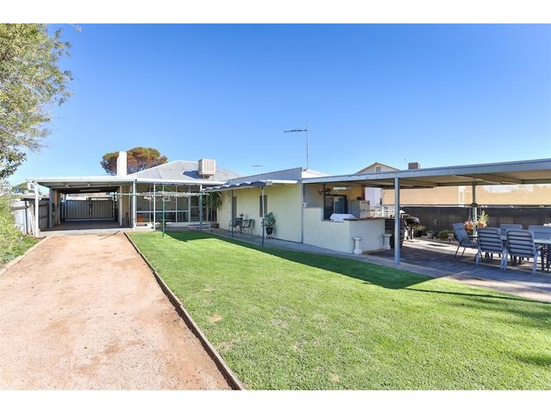 4 Victoria Court, Mildura VIC 3500