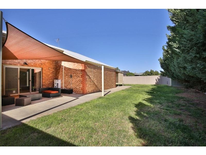 12 Anne Cox Drive, Red Cliffs VIC 3496