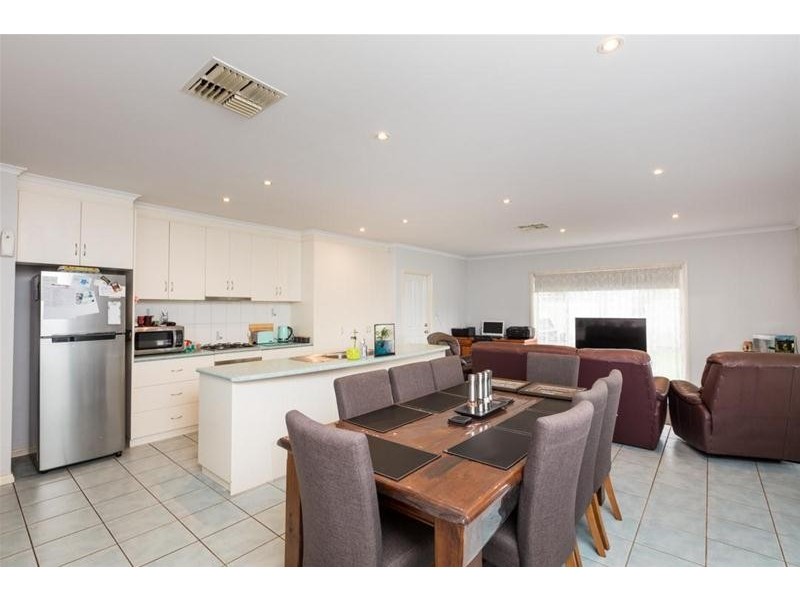 4 Thames Place, Mildura VIC 3500