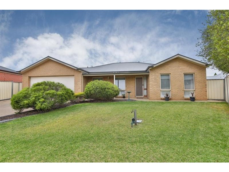 4 Thames Place, Mildura VIC 3500
