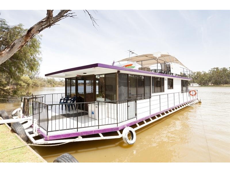James R II – Houseboat, Mildura VIC 3500