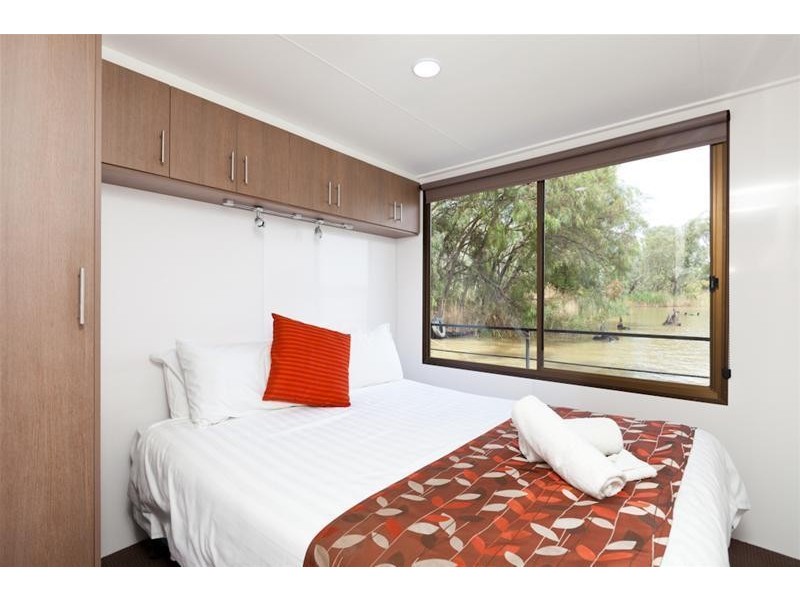 James R II – Houseboat, Mildura VIC 3500