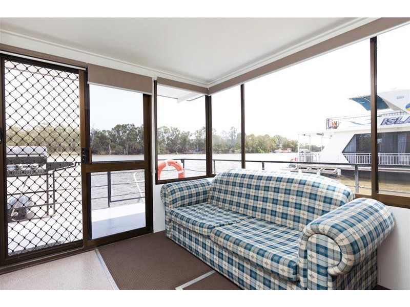 James R II – Houseboat, Mildura VIC 3500