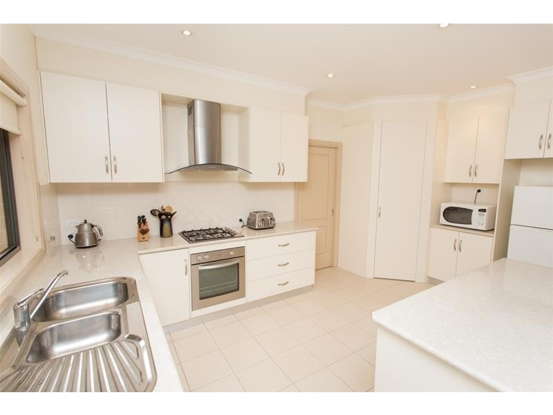 8 Popular Alm Court, Mildura VIC 3500