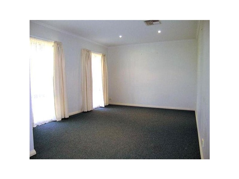 4 Thames Place, Mildura VIC 3500